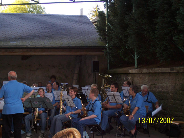 BUZENOL, Concert