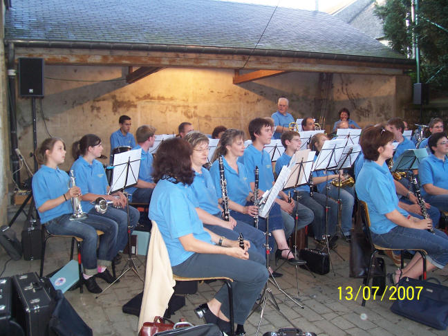 BUZENOL, Concert